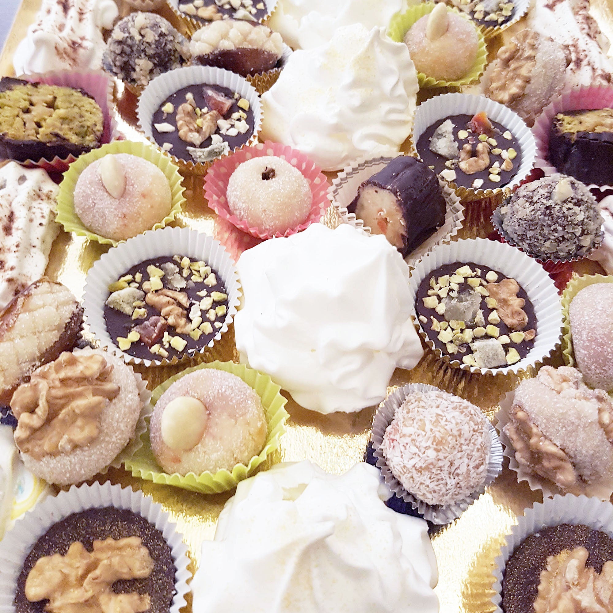 Plateau petits gateaux thé