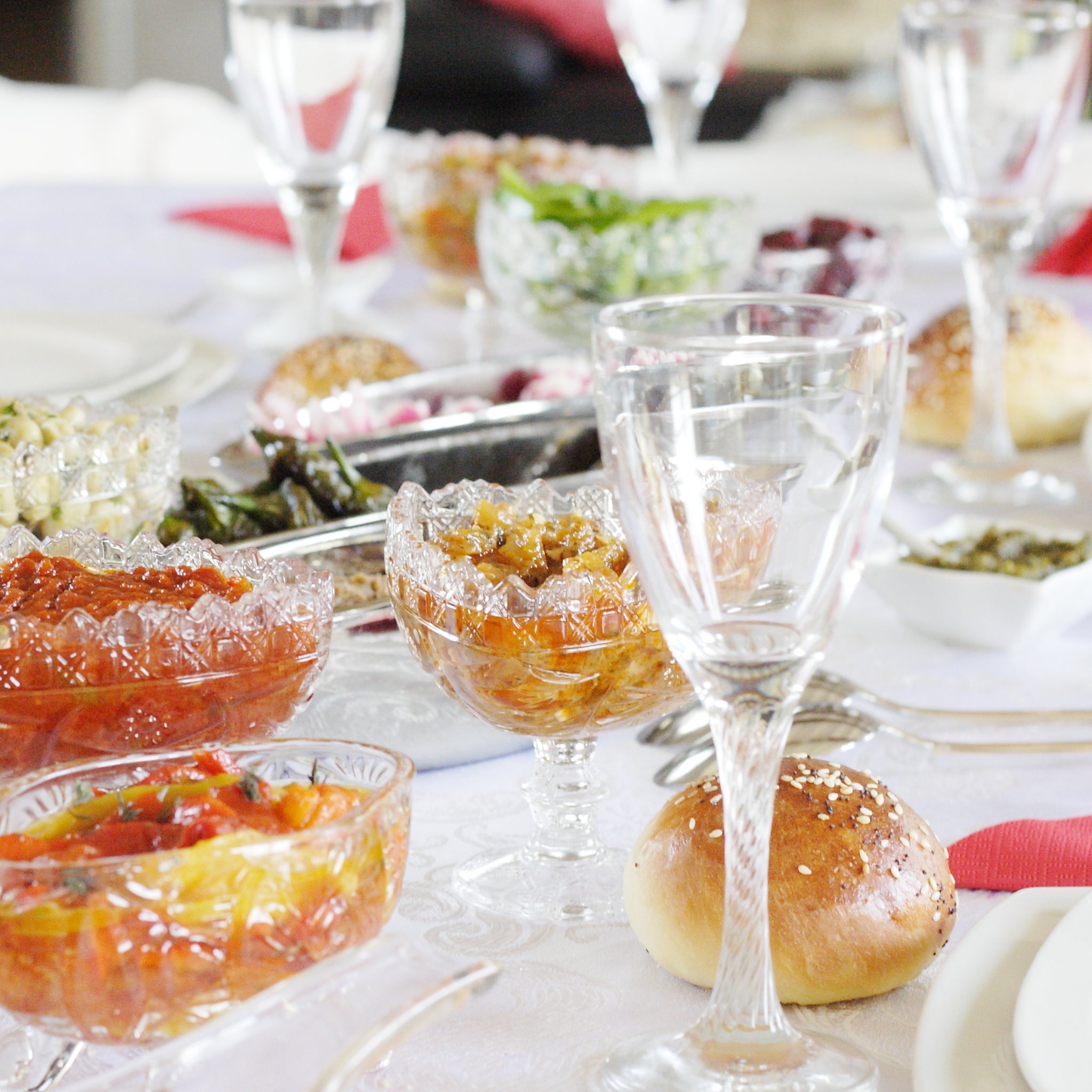 Table repas traiteur pains entrées